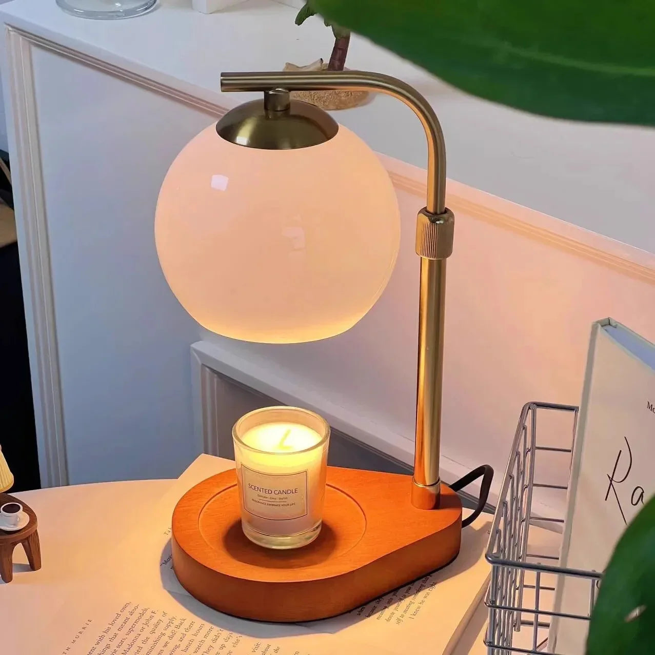 AmberGlow | Elegant Retro Sculpted Glass Candle Warmer Lamp 10