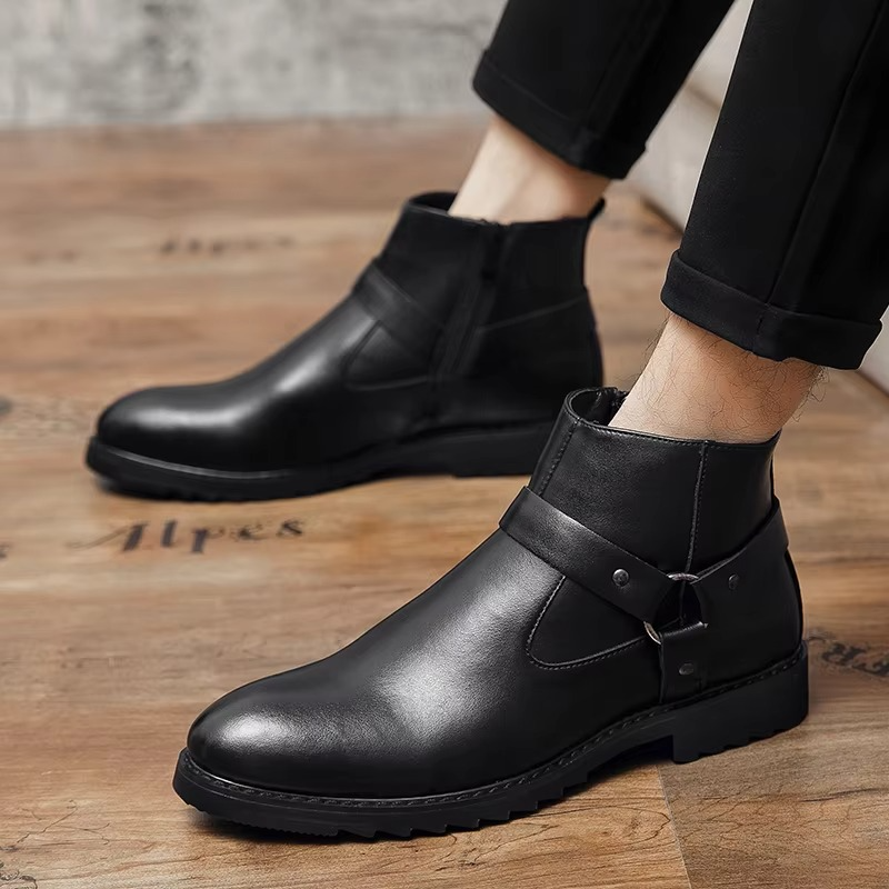 Fabian Men's Chelsea Boots - close-up detail
