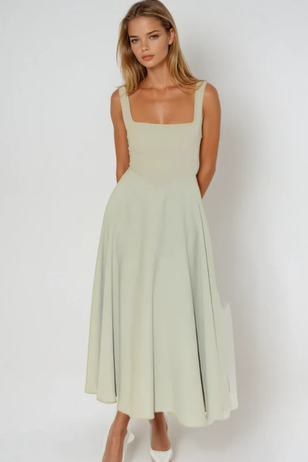 Ottilie Women's Maxi Dress - fabric and finish detail