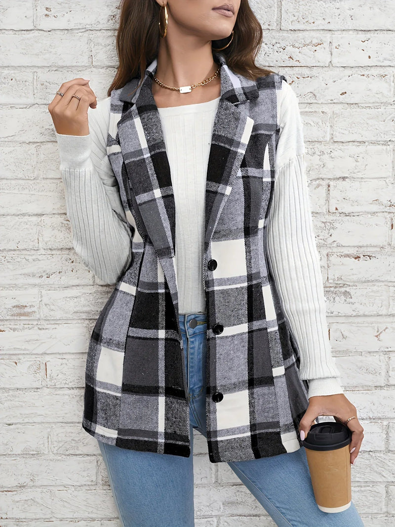Winona Women's Plaid Vest - close-up detail