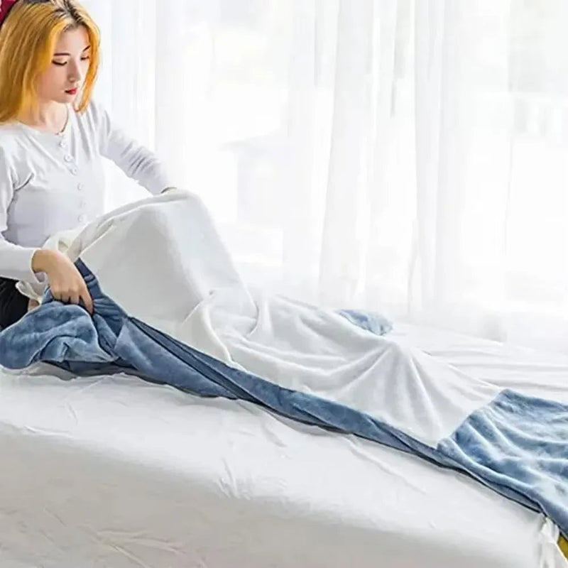 Alba Women's Throw Blanket - back view