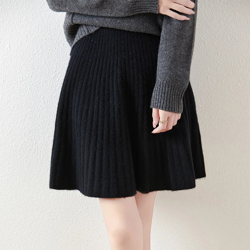 Mira Women's Skirt - fabric and finish detail