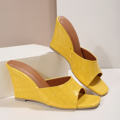 Anaïs Women's Sandals - fabric and finish detail