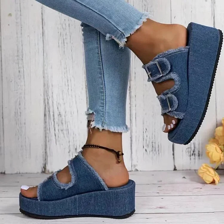 Quinn Women's Platform Sandals - fabric and finish detail