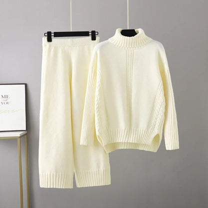 Mira Women's Cable Knit Two-piece Set - close-up detail