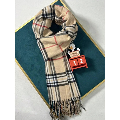 Juno Women's Plaid Scarf - close-up detail