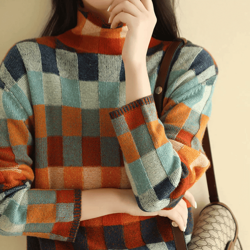 Nell Women's Oversized Sweater - close-up detail