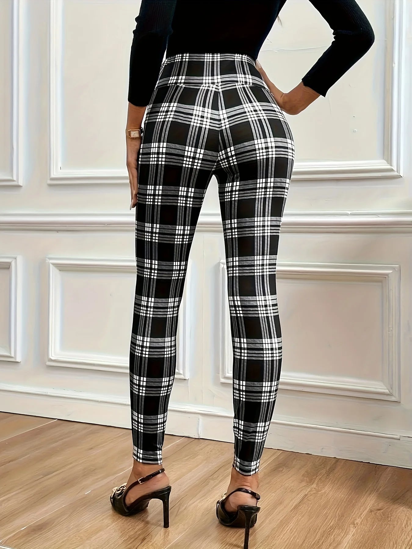 Odette Women's Plaid Leggings - close-up detail