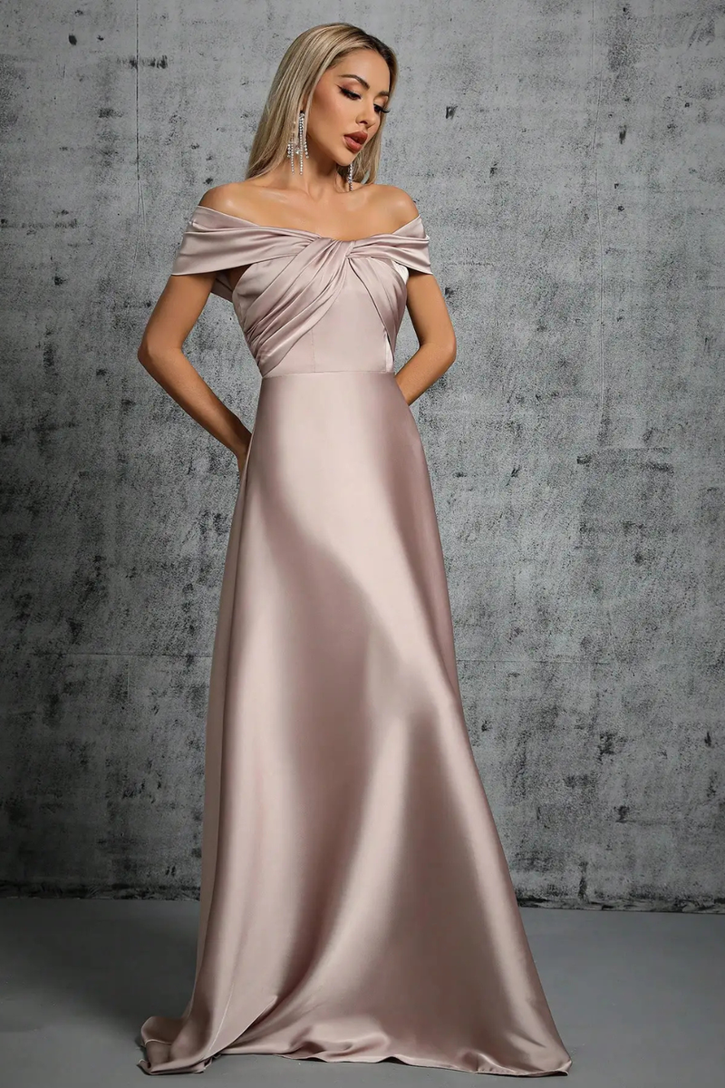 Iris Women's Pleated Maxi Dress - close-up detail