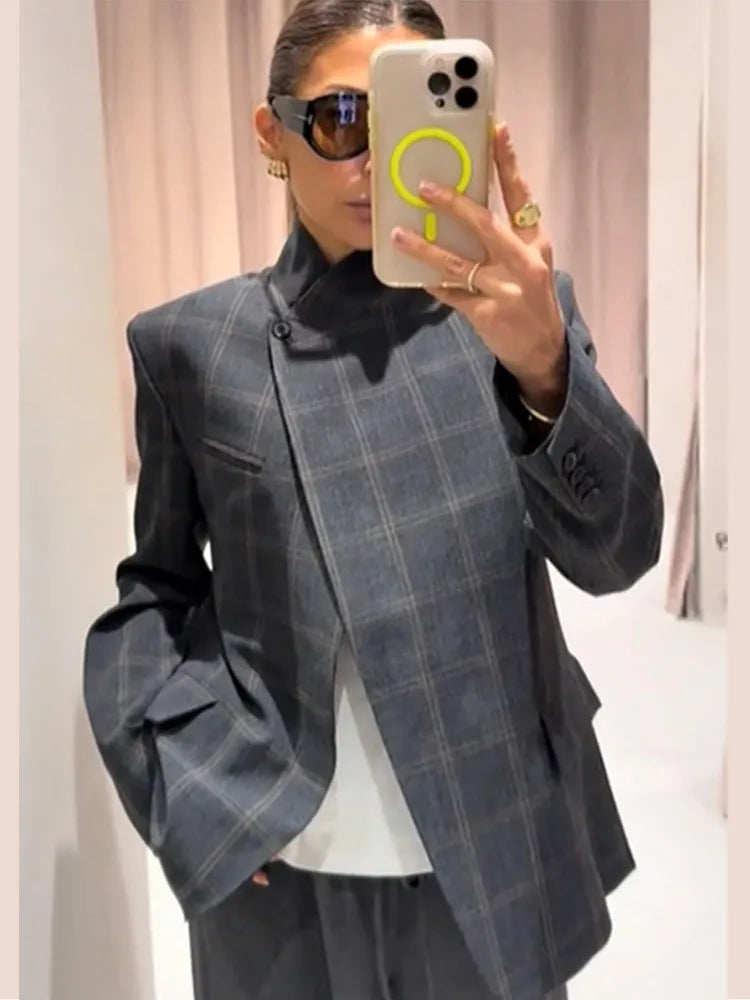 Ivy Women's Oversized Blazer | Irregular Hem, Chic Plaid 4