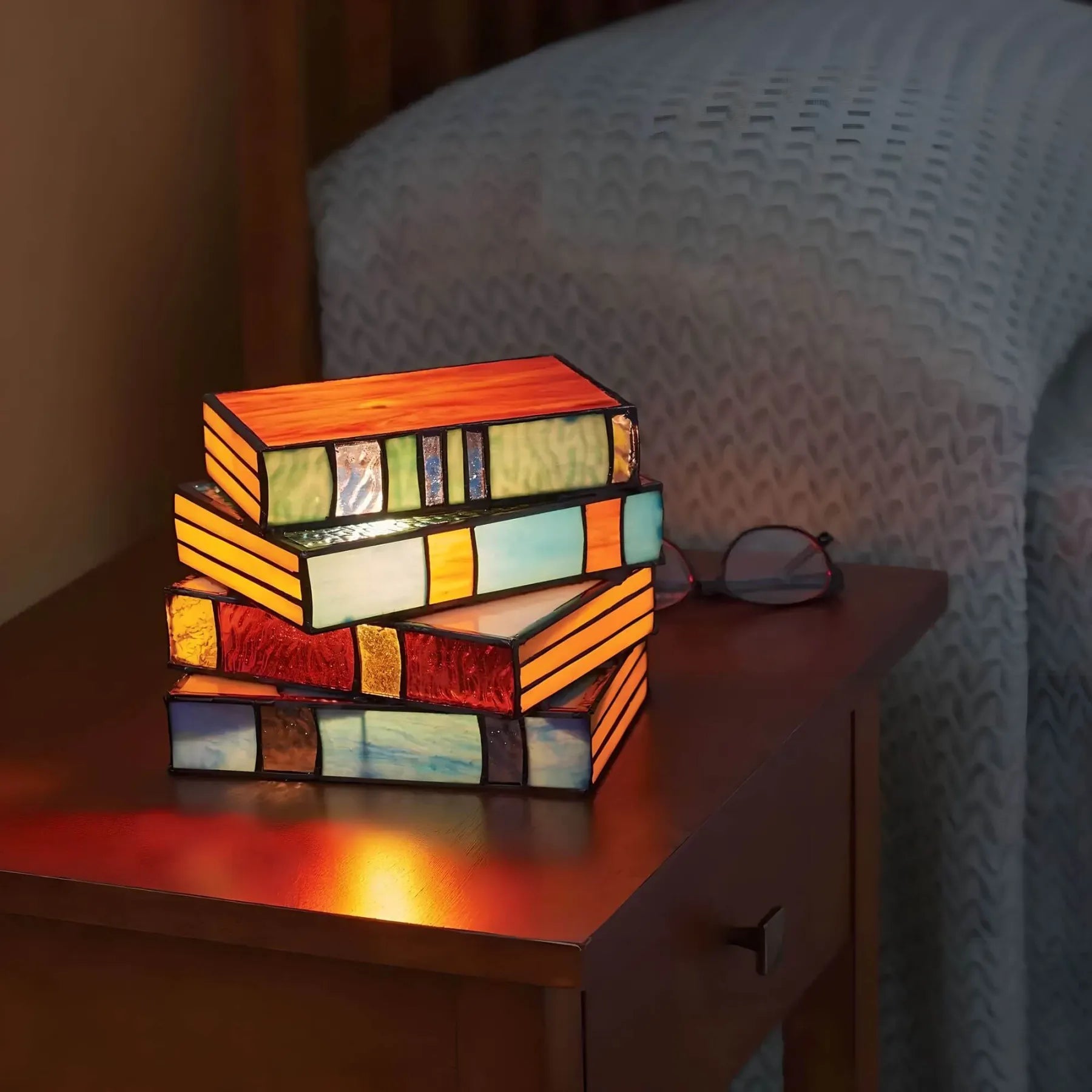 LiteraryGlow | Charming Handcrafted Stained Glass Table Lamp 0