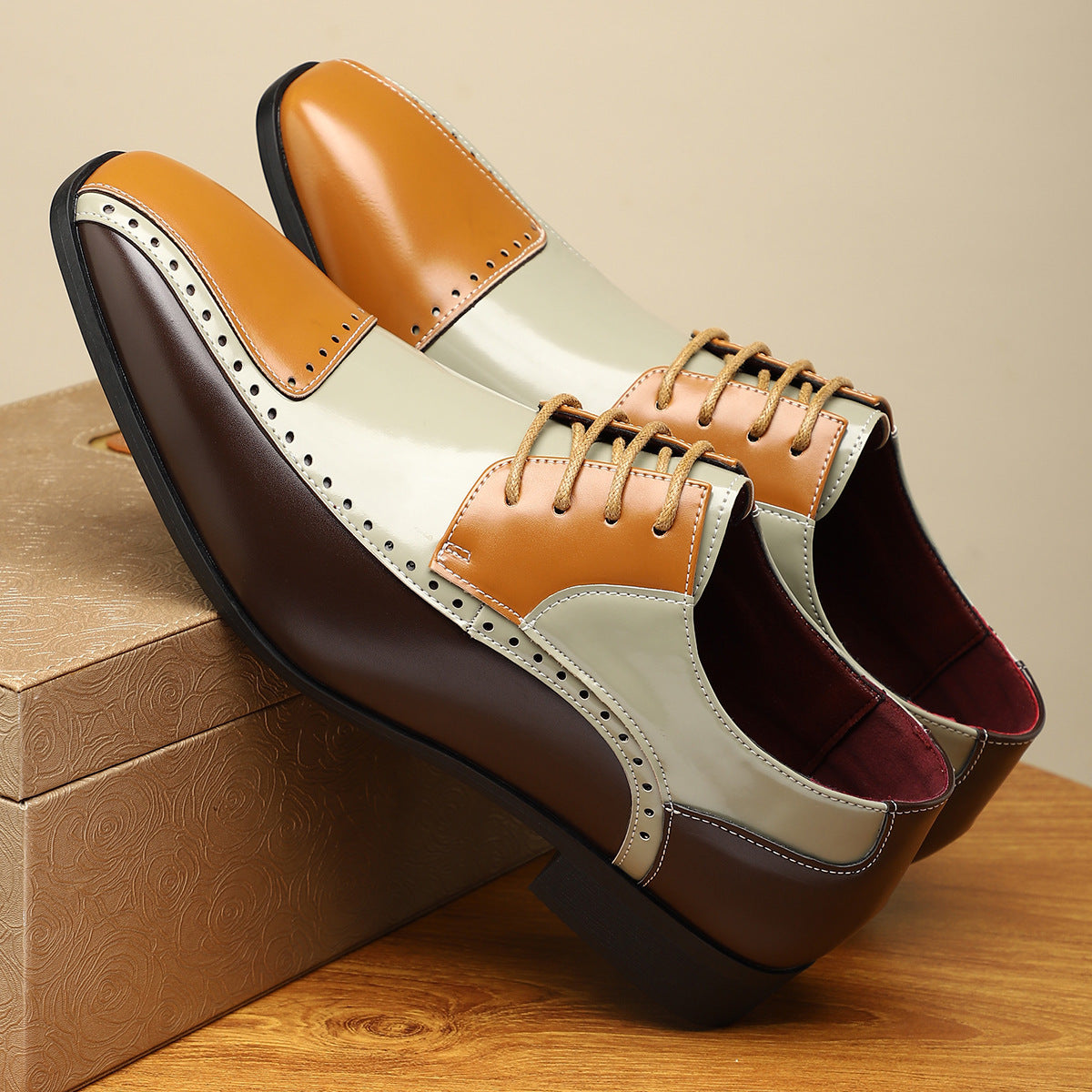 Ezra Men's Oxfords - back view