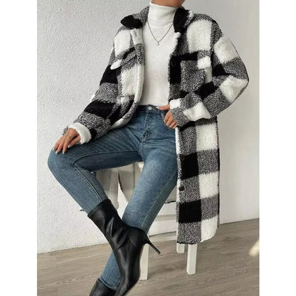 Ottilie Women's Plaid Jacket - close-up detail