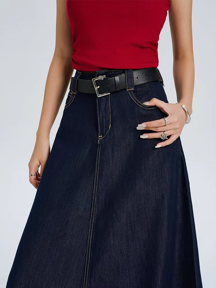 Rhea Women's Skirt - fabric and finish detail
