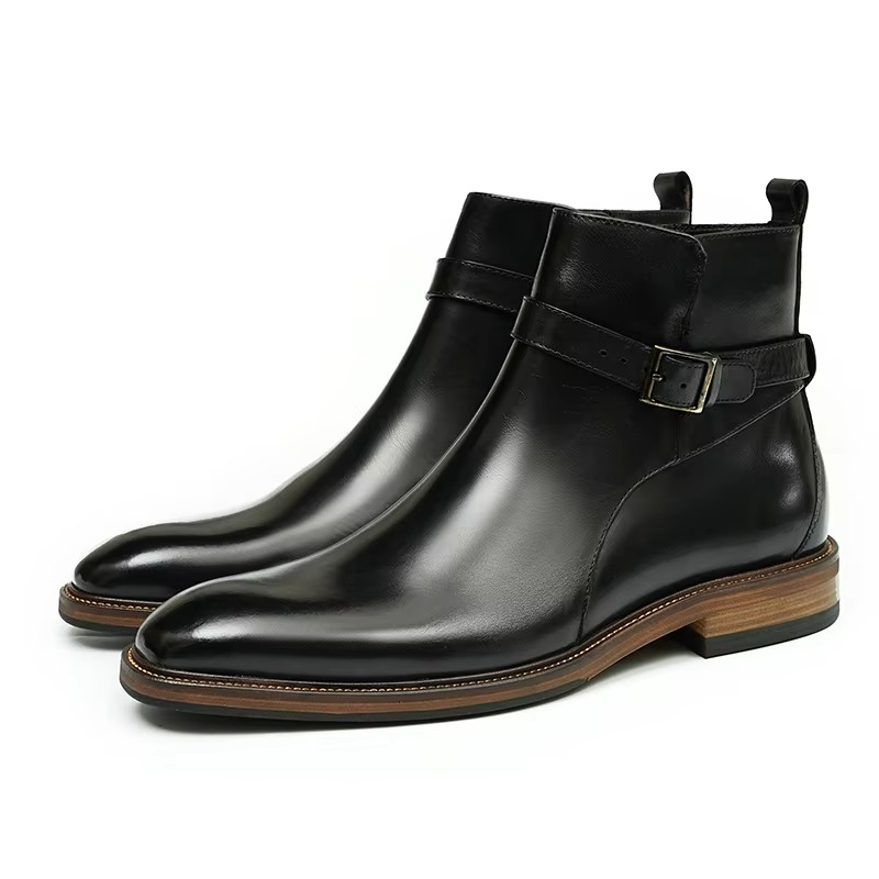 Flynn Men's Chelsea Boots - close-up detail