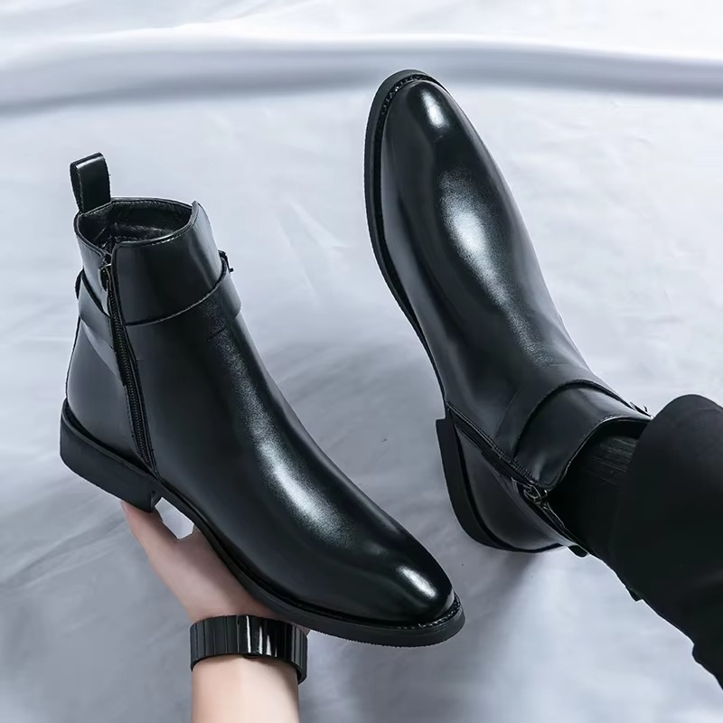Ellis Men's Chelsea Boots - flat lay