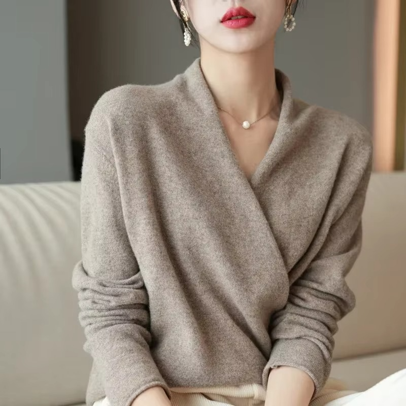 Nadia Women's Sweater - fabric and finish detail