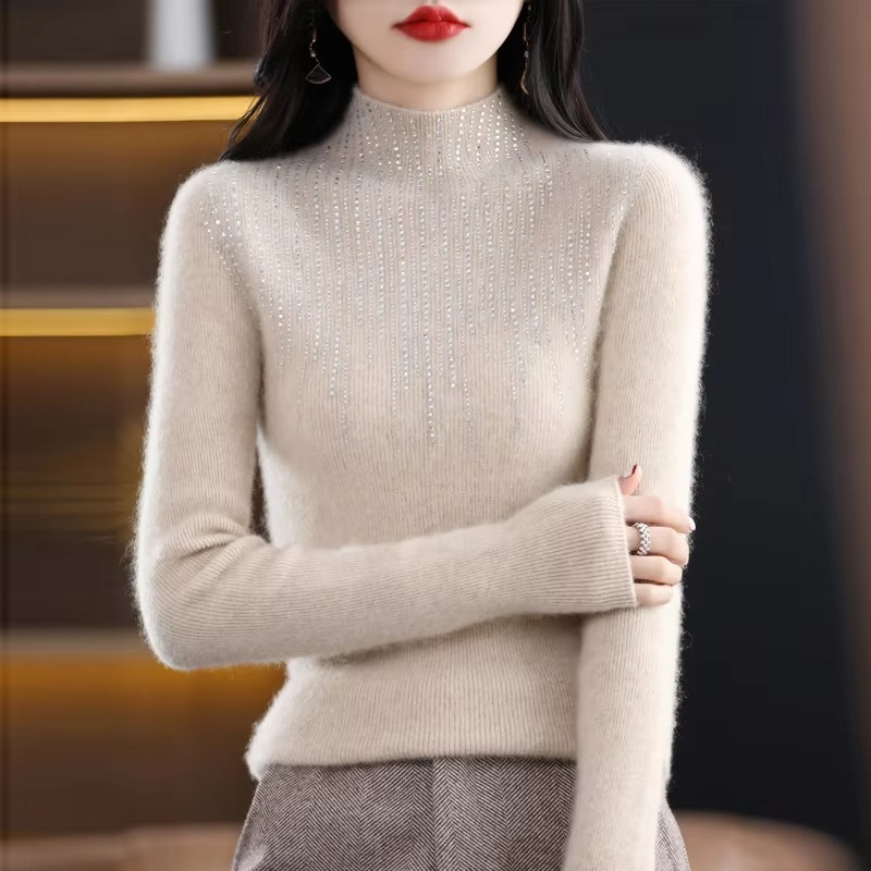 Rowan Women's Sweater - fabric and finish detail
