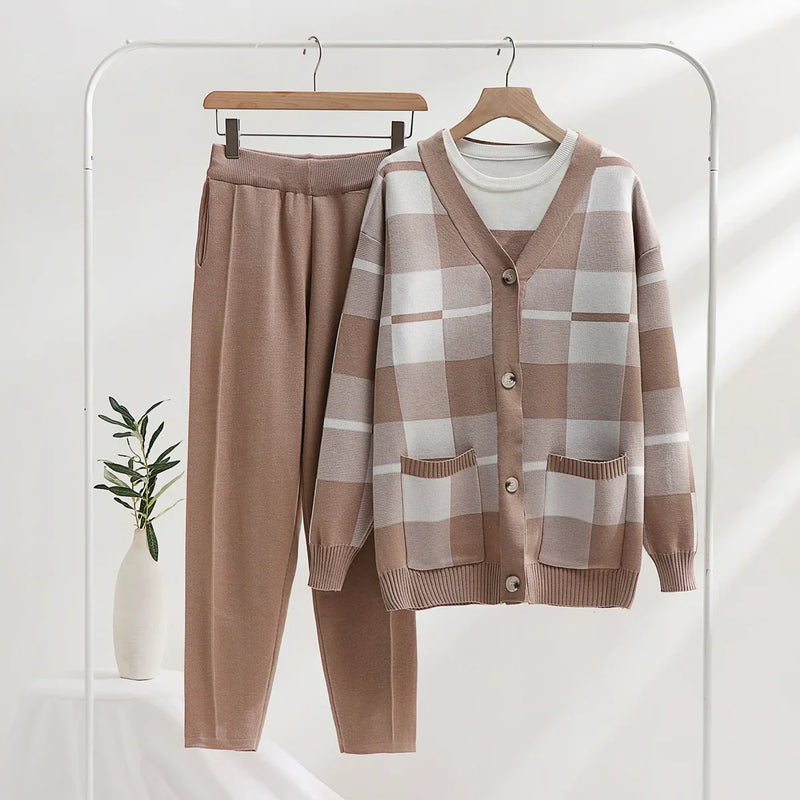 Talia Women's Sunday Soft-knit - styled view