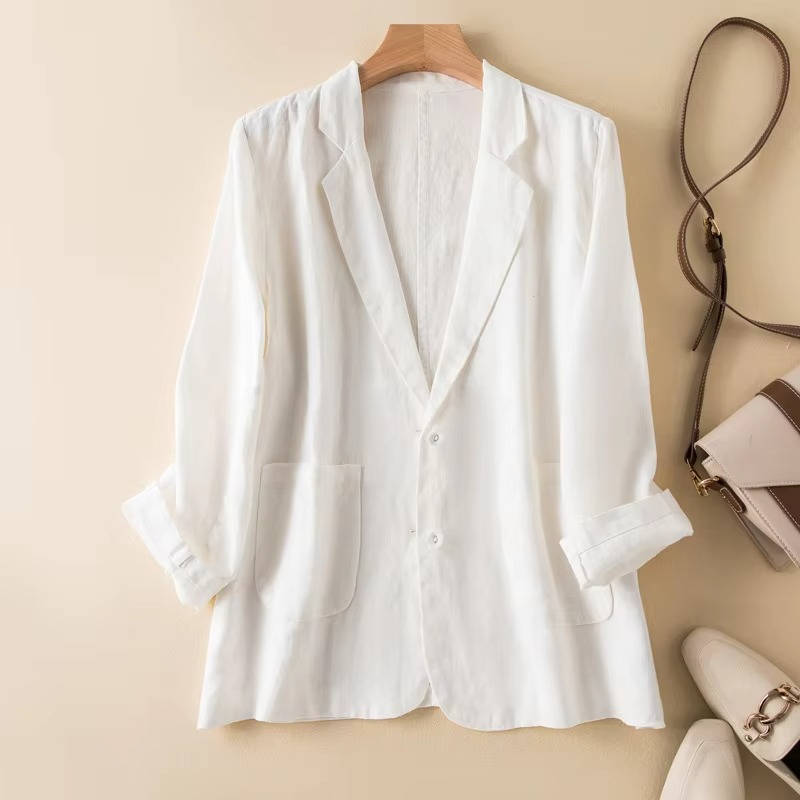 Ines Women's Linen Blazer - close-up detail