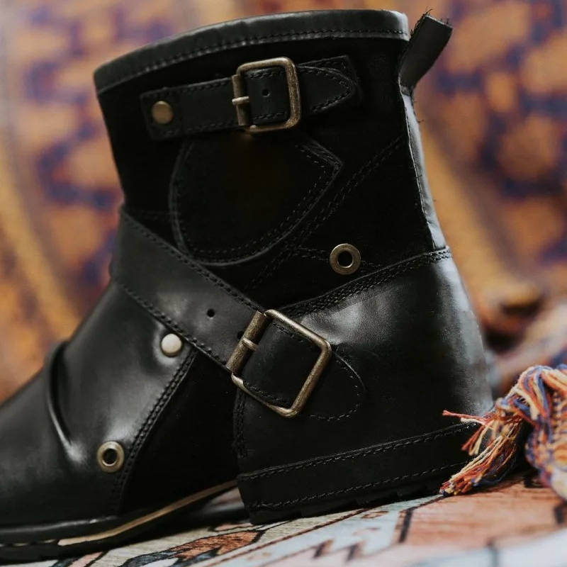 Xavier Men's Ankle Boots - close-up detail