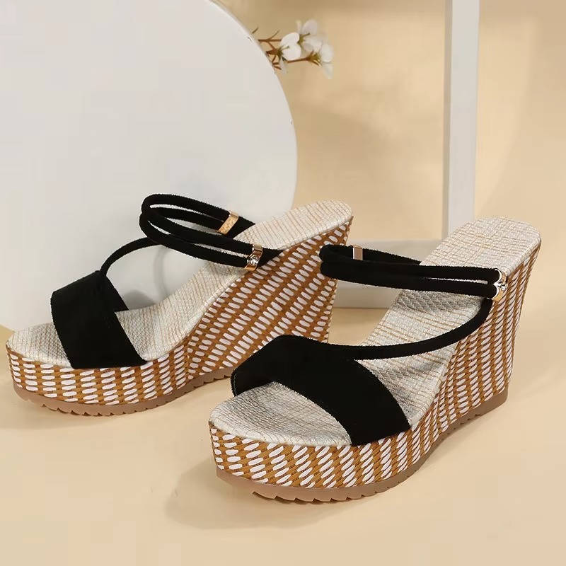 Bijou Women's Platform Espadrilles - close-up detail