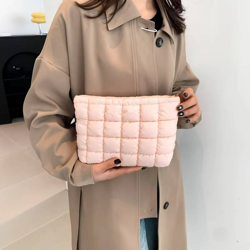 Mabel Women's Quilted Organizer - fabric and finish detail