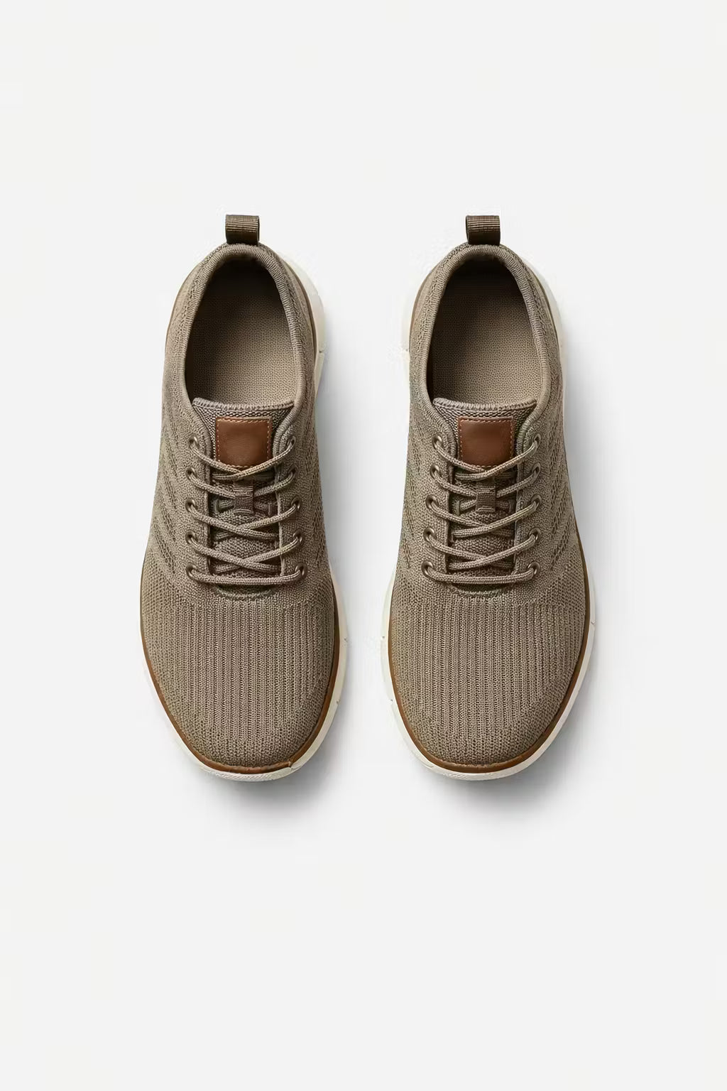 Barnaby Men's Ribbed Knit Sneakers - close-up detail