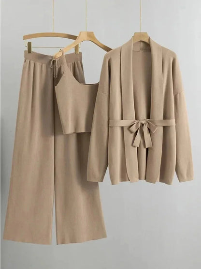 Talia Women's Two-piece Set - close-up detail