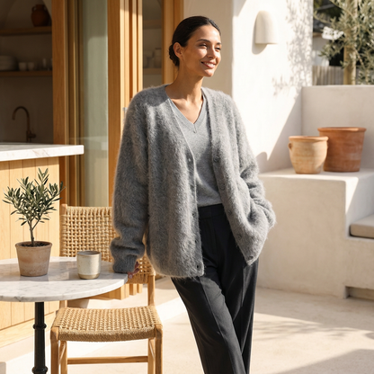 Cardigan pour femmes Seraphine | Texture en maille duveteuse, boutonné devant