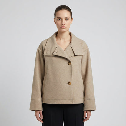 Chaqueta con Cuello Erguido para Mujeres de Clara | Cierre de Botones en la Parte Frontal, Largo Corto