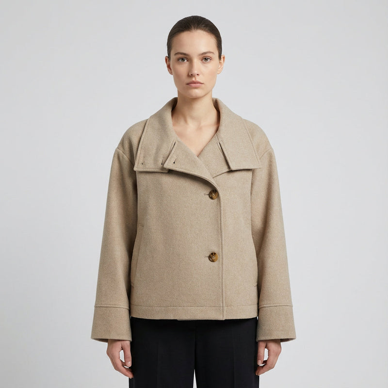 Chaqueta con Cuello Erguido para Mujeres de Clara | Cierre de Botones en la Parte Frontal, Largo Corto