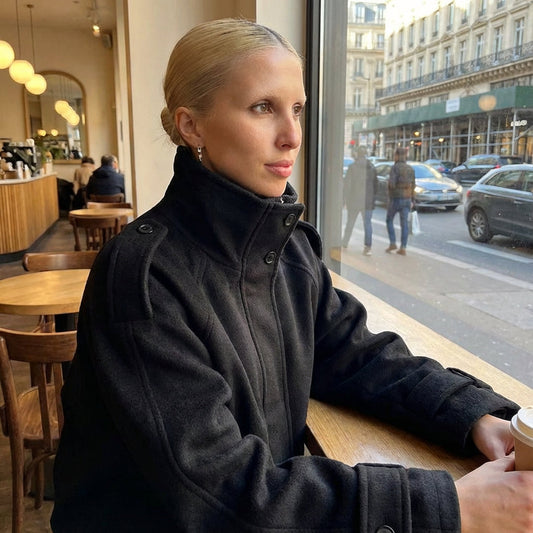 Manteau court pour femmes Aria | Col montant, silhouette décontractée