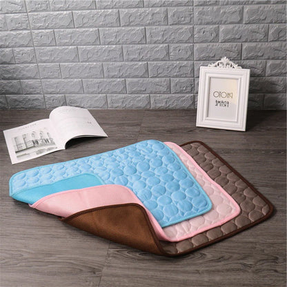 Fable Portable Cooling Pad - styled view