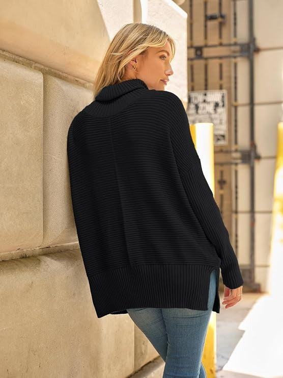 Sable Women's Oversized Sweater - fabric and finish detail