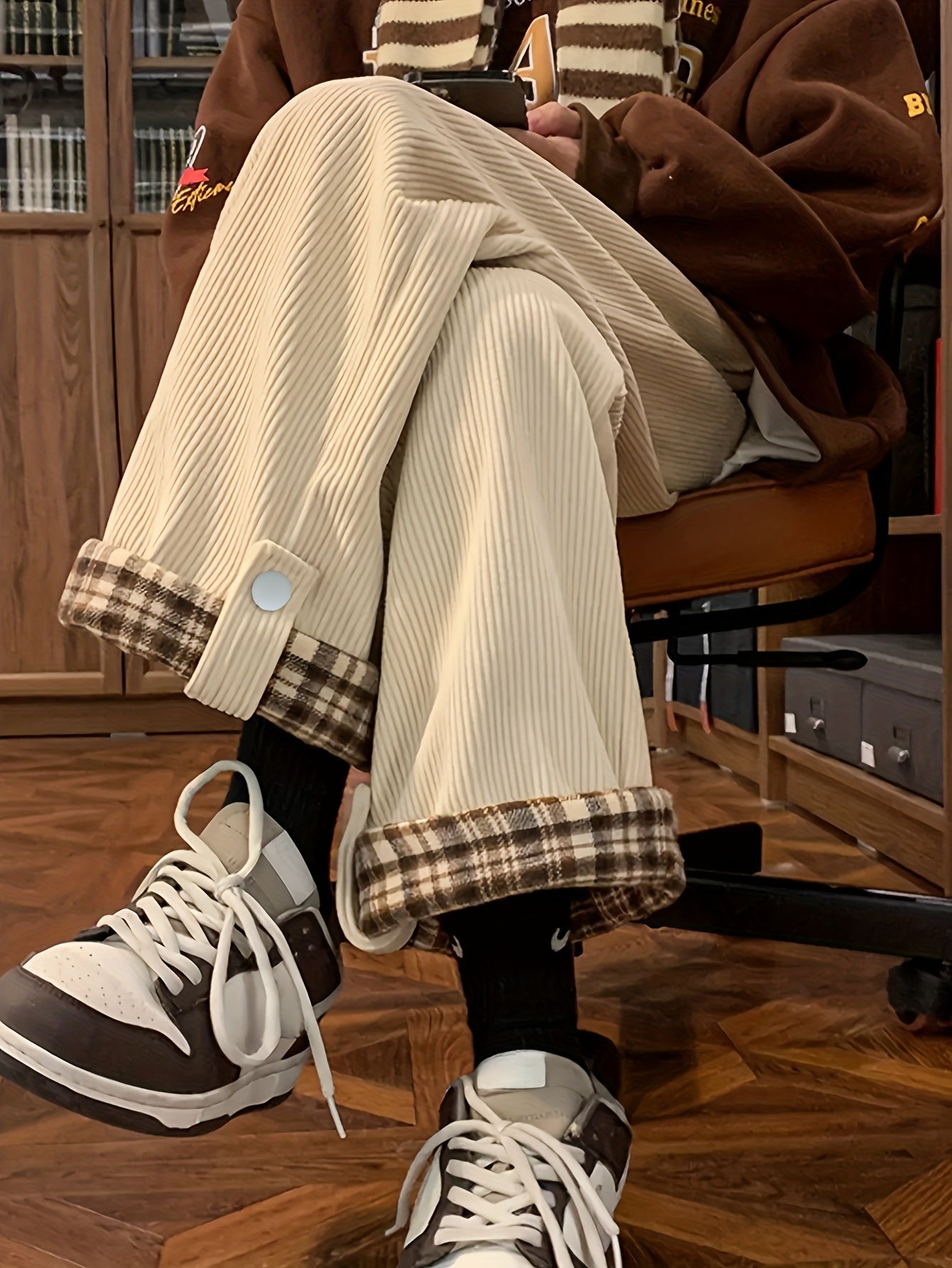 Alba Women's Corduroy Pant - close-up detail