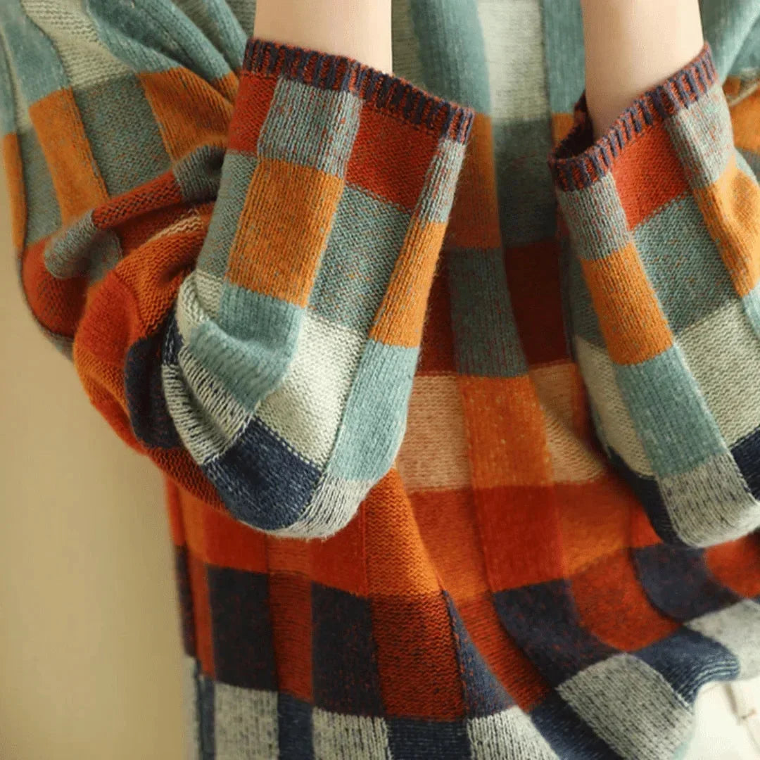 Kira Women's Sweater - fabric and finish detail
