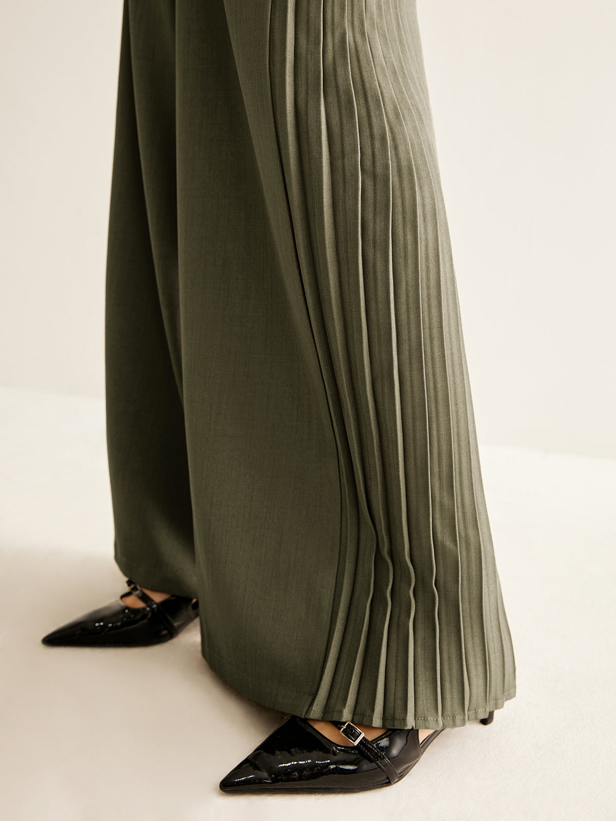 Kaia Women's Pleated Trousers - back view