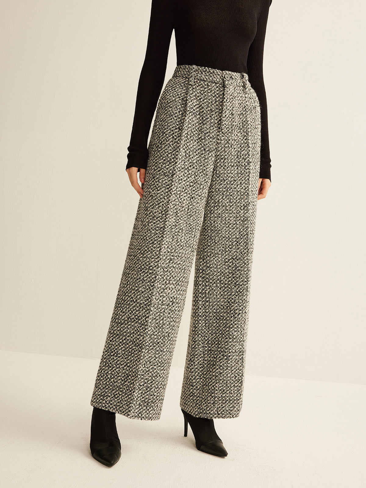 Ulla Women's Trousers - close-up detail